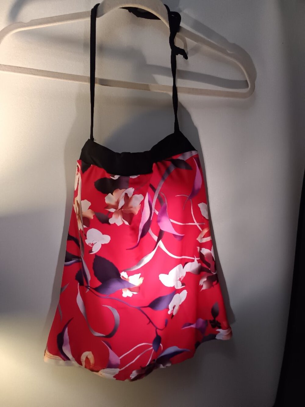 HAPARI SWIM TOP   Expensive Swimwear Red&Black Size 12/14